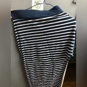 Asymetrical navy skirt
